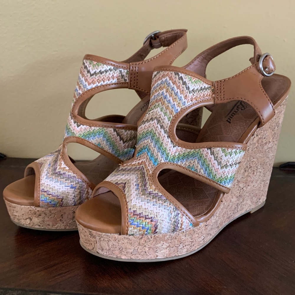 Lucky Brand Wedges // all offers welcome!